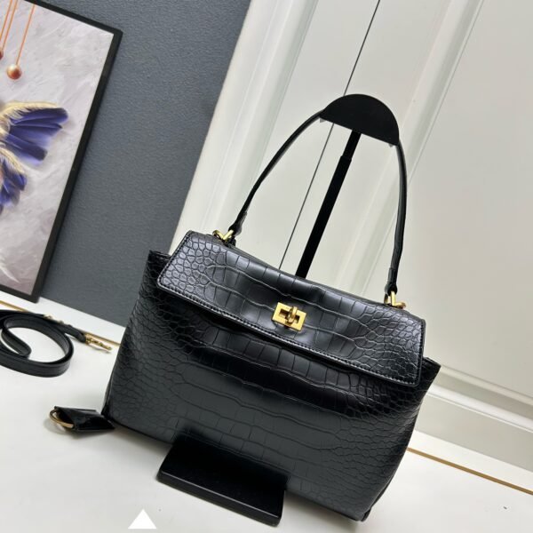 BAL Small size Rodeo. Model number 9027 cro