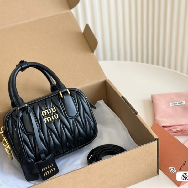 MIU Wander Matelassé Small Black Leather - Bag