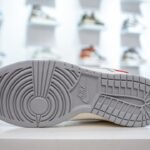 NK Dunk Low x Supreme x TNF – Sneakers – Beige