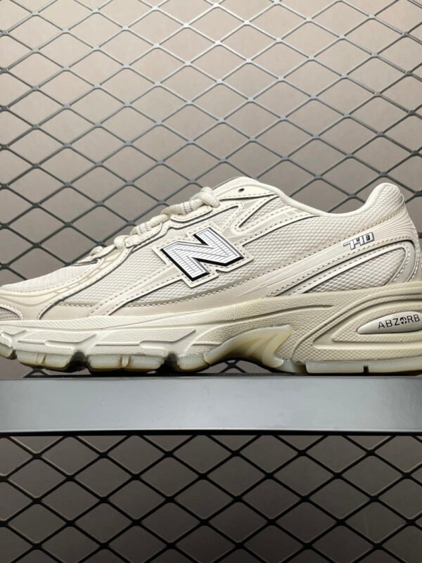 NB 740 – Baskets