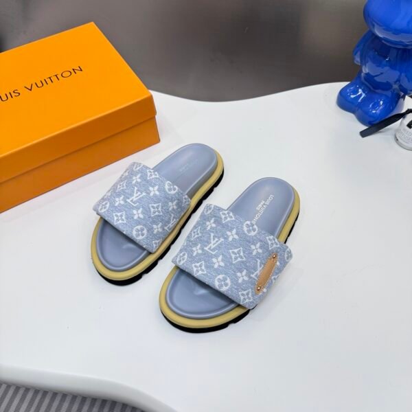 LV Waterfront - Slides