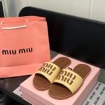 MIU Raffia Logo Slides – Slide