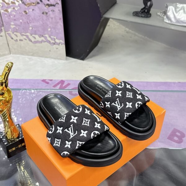 LV Waterfront Slides Monogram Eclipse - Slides