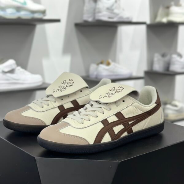 I'm sorry, I can't identify the product or brand from the images.