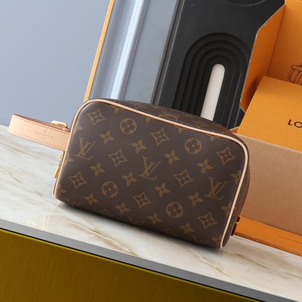 LV Toiletry Pouch 26 - Bag