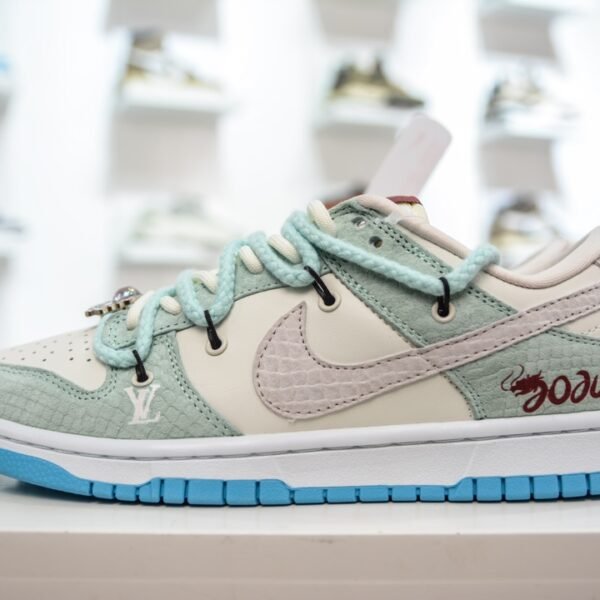 NK SB Dunk Low Year of the Dragon - Sneakers