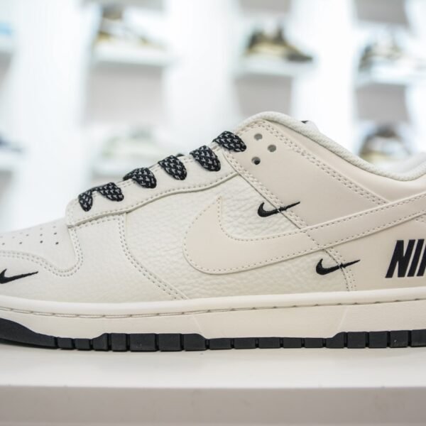 NK Dunk Low Retro PRM - Sneakers