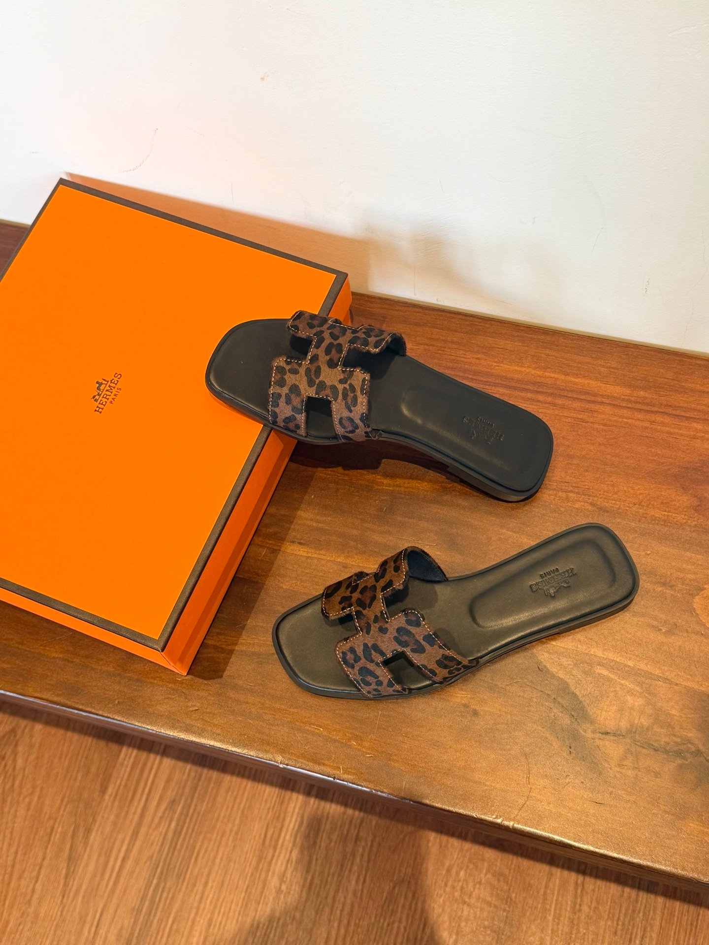 HM Oran Sandals Leopard - Slides - Image 3