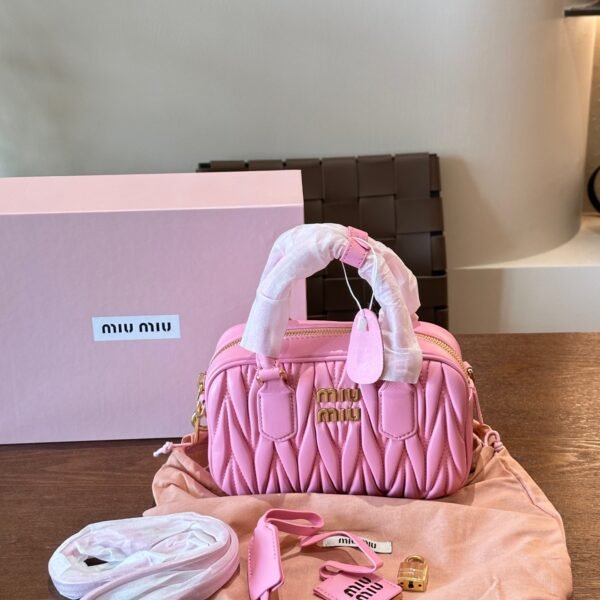 MIU Wander Matelassé Pink Leather - Bag