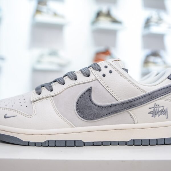 NK SB Dunk Low x Stussy - Sneakers