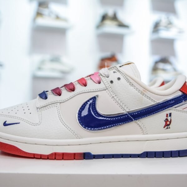 NK SB Dunk Low Paris 2024 - Sneakers