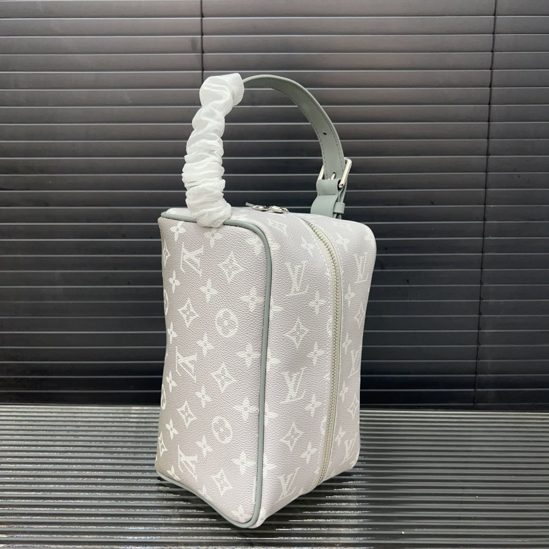 LV Soft Trunk Monogram Eclipse Reverse - Bag - Image 3