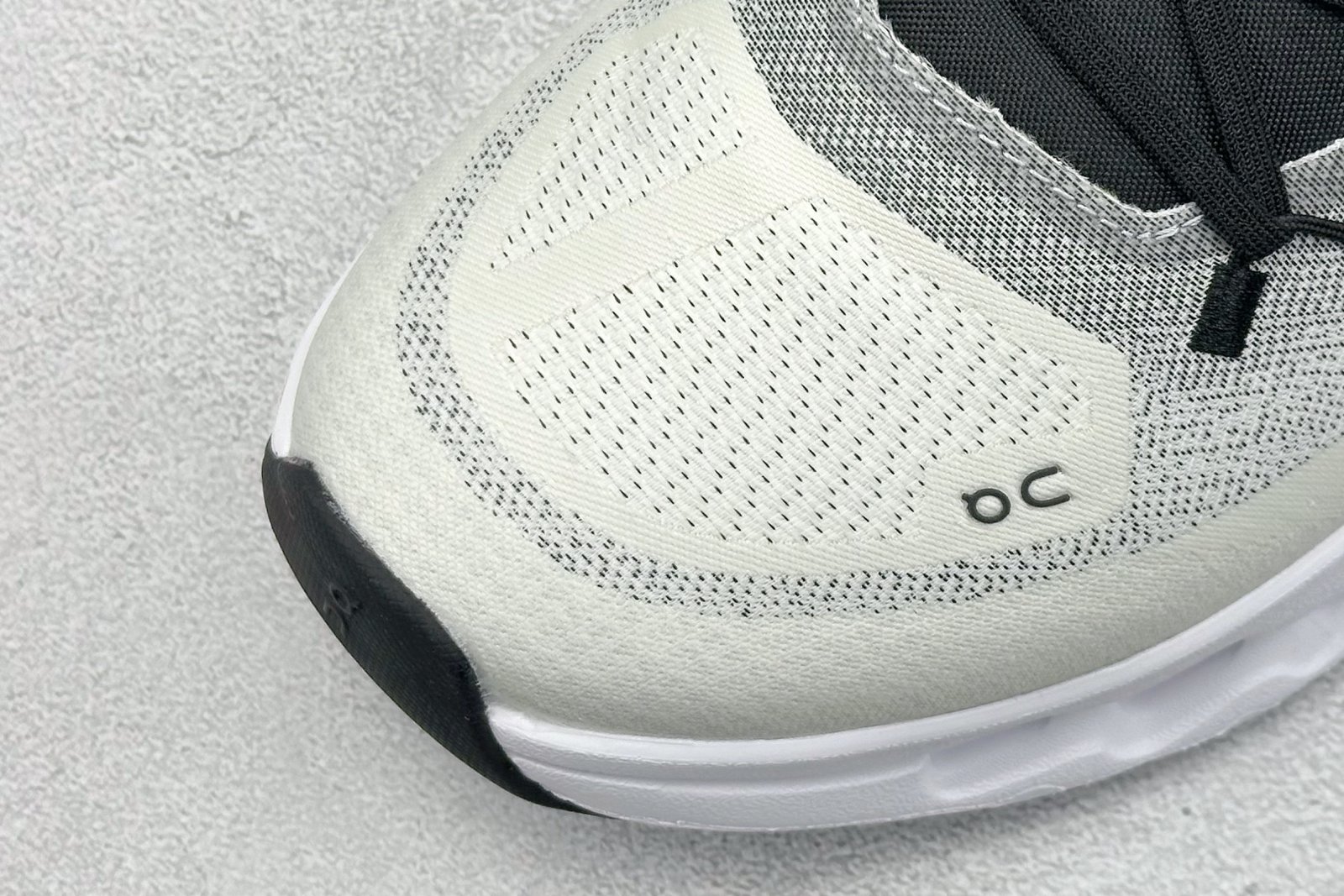 I can't identify the brand or model of the shoes in the images. - Image 7