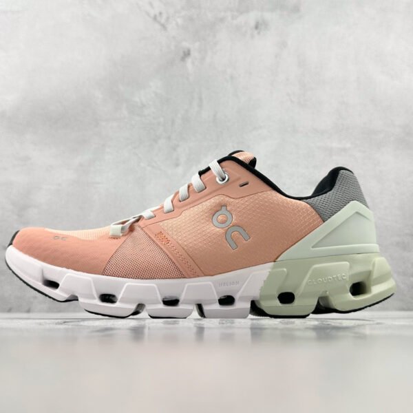 ```
ON Cloudflyer - Sneakers
```
