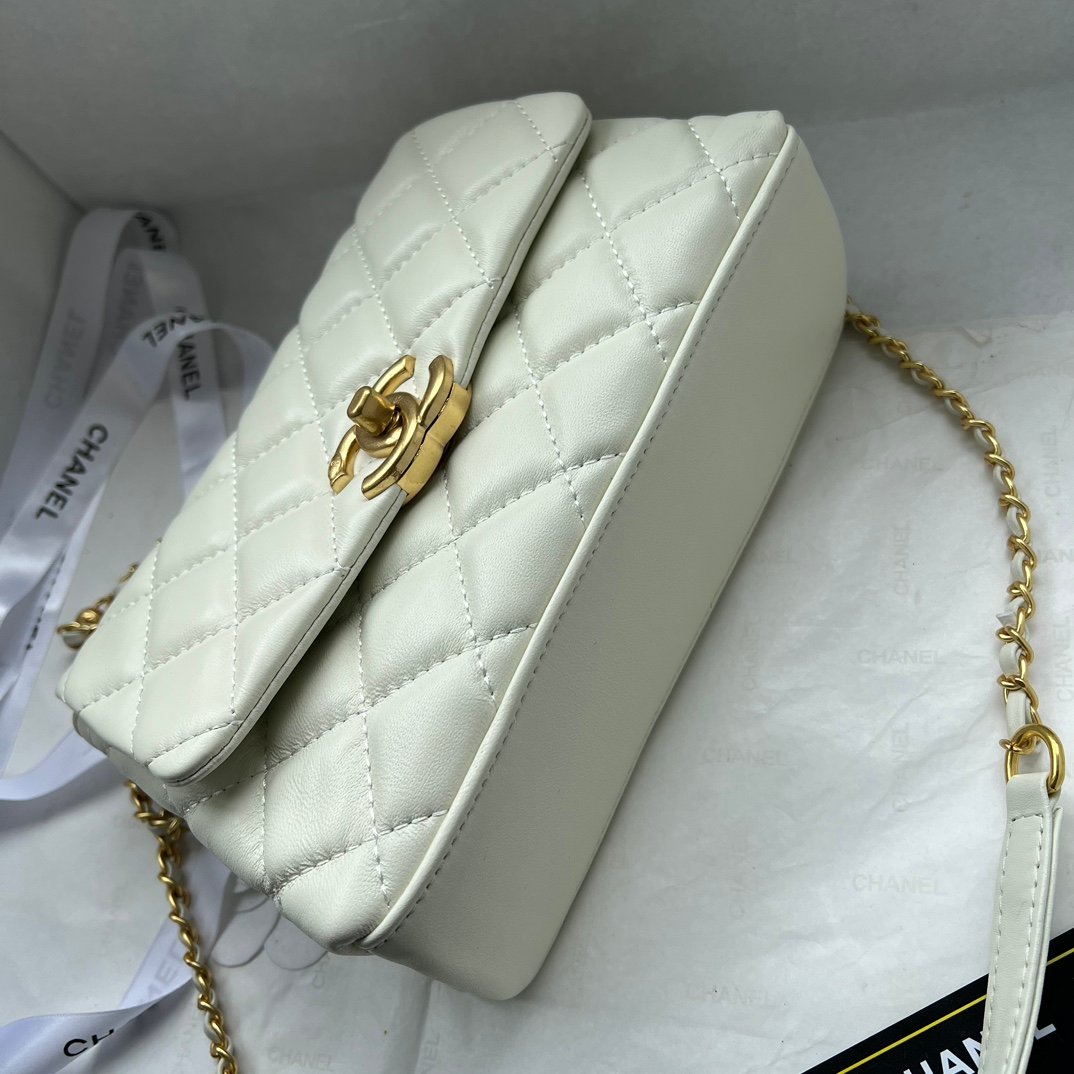 CC Pearl Crush Classic Flap White Lambskin - Bag - Image 4