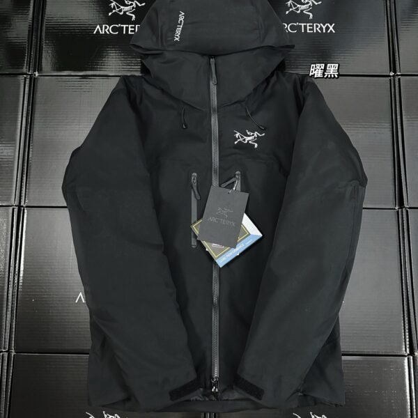 I can't identify the brand or model from the images provided.
