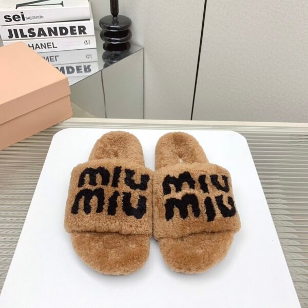 MIU Furry Logo Slippers - Slides