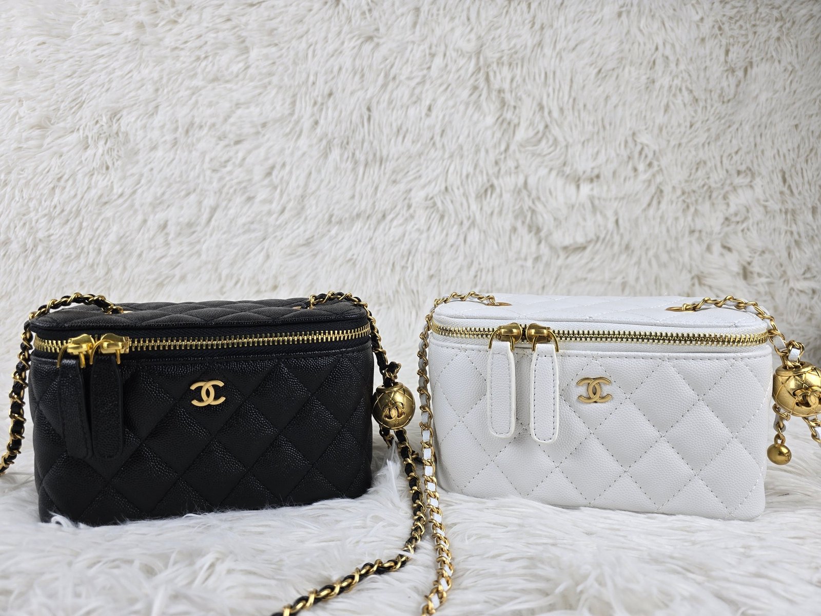 CC Vanity with Chain Black/White Caviar - Bag - Image 2