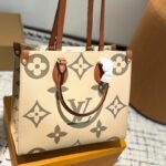 LV OnTheGo MM Monogram Empreinte – Bag – Red