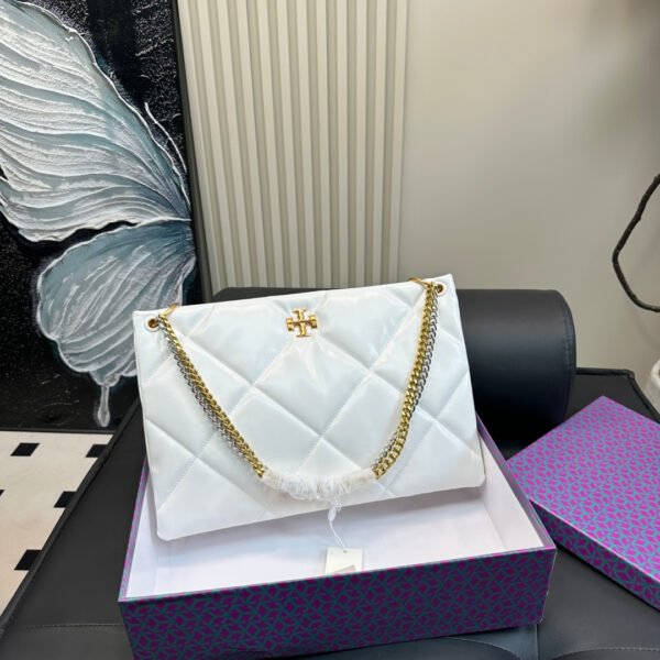 TB Comes with a gift box. New Quilted Bag
