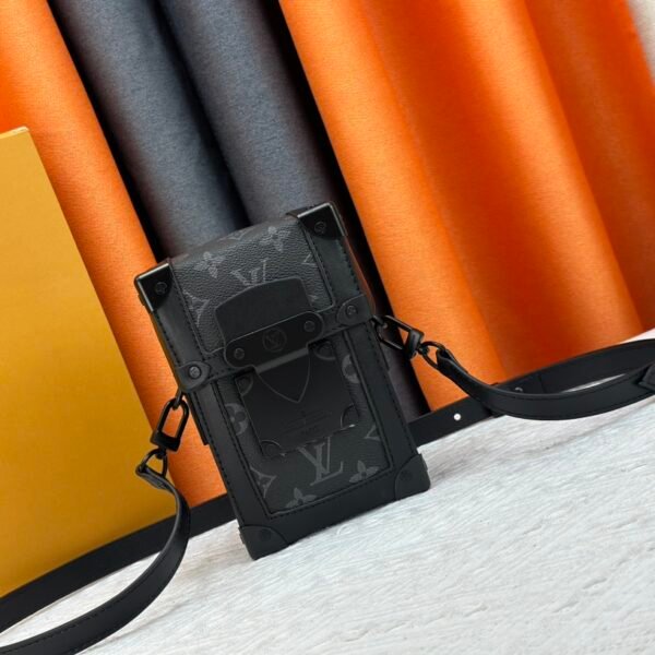 LV Trunk Messenger - Bag