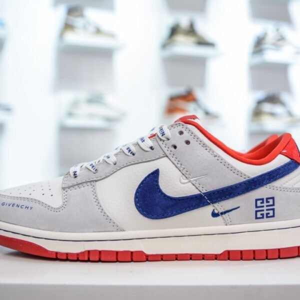 NK Dunk Low x GIV - Sneakers
