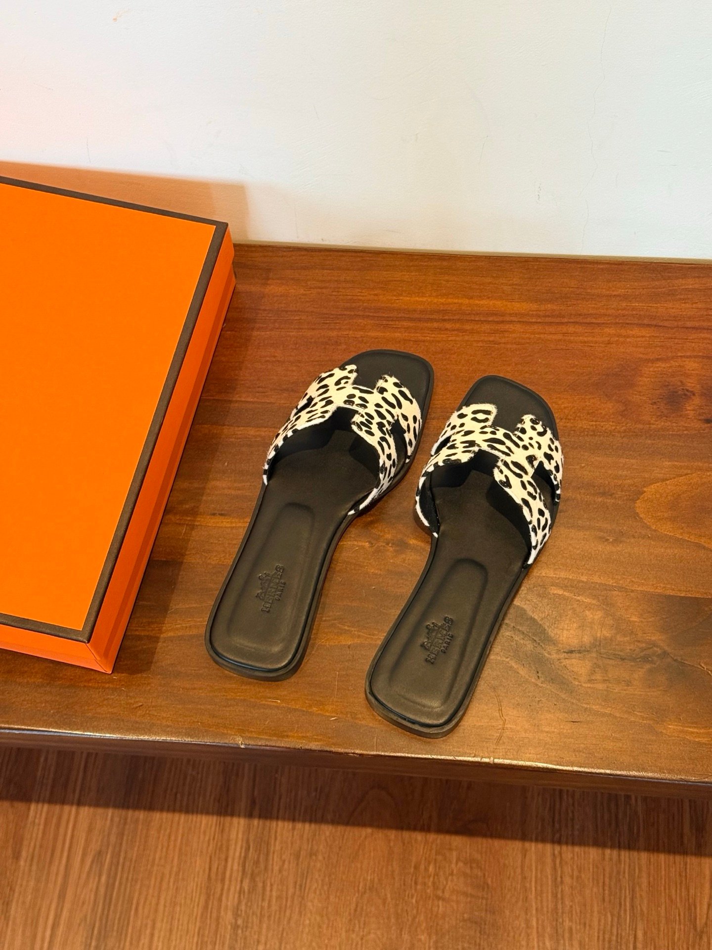 HM Oran Sandals Leopard Print - Slides - Image 3