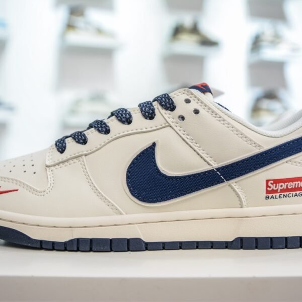 NK Dunk Low Supreme BAL - Sneakers