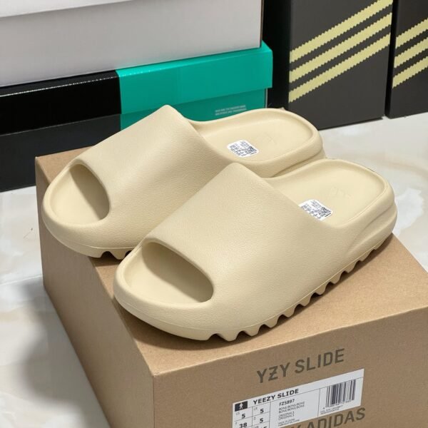 AD Yeezy Slide 38 Bone - Slides