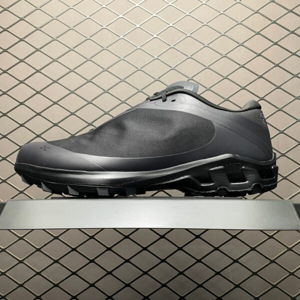 ```
OW Cloudventure Peak - Sneakers
```