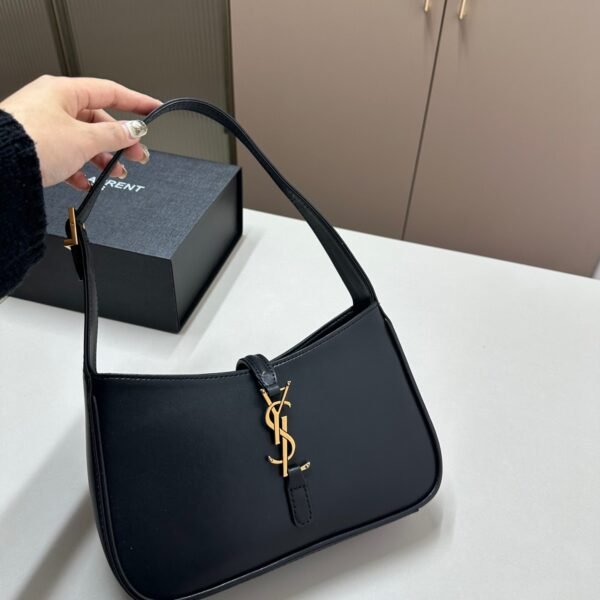 YSL Le 5 à 7 Hobo - Bag