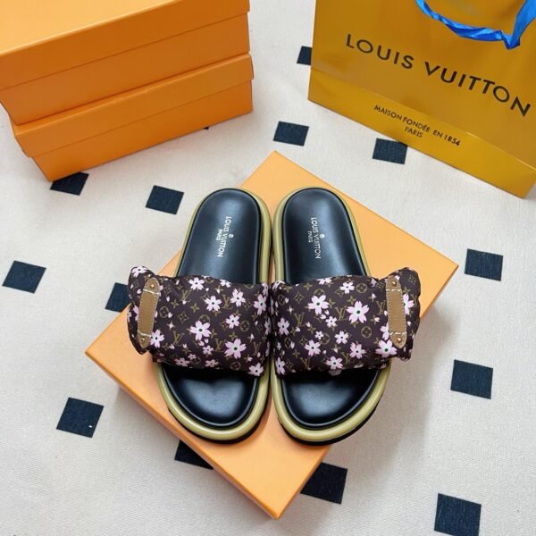 LV Waterfront Monogram Flower - Slides