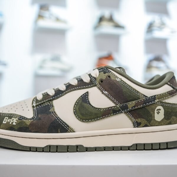 NK SB Dunk Low x Bape - Sneakers