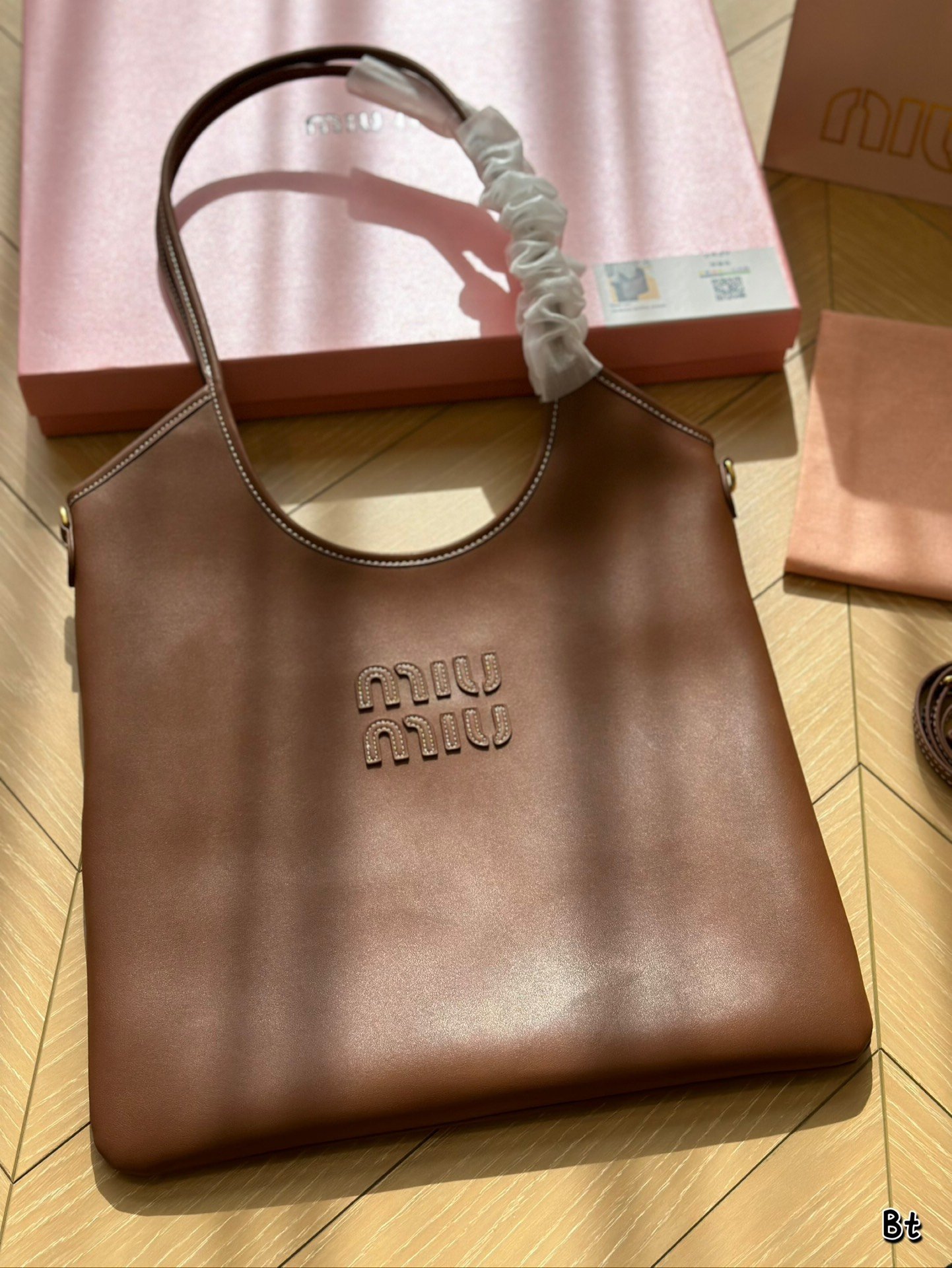 MIU Wander Leather - Bag - Image 4