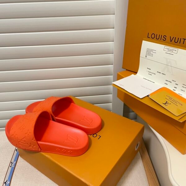 LV Waterfront - Slides