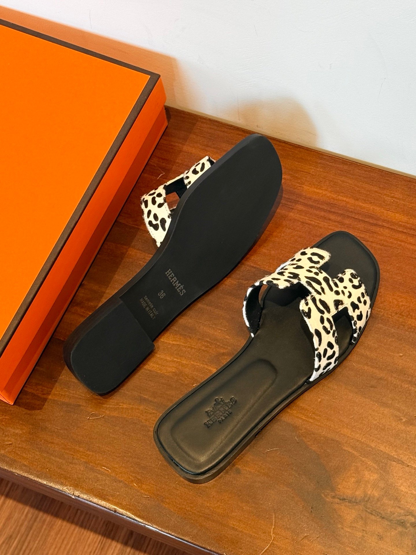 HM Oran Sandals Leopard Print - Slides - Image 7