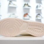 NK SB Dunk Low Supreme Beige – Sneaker
