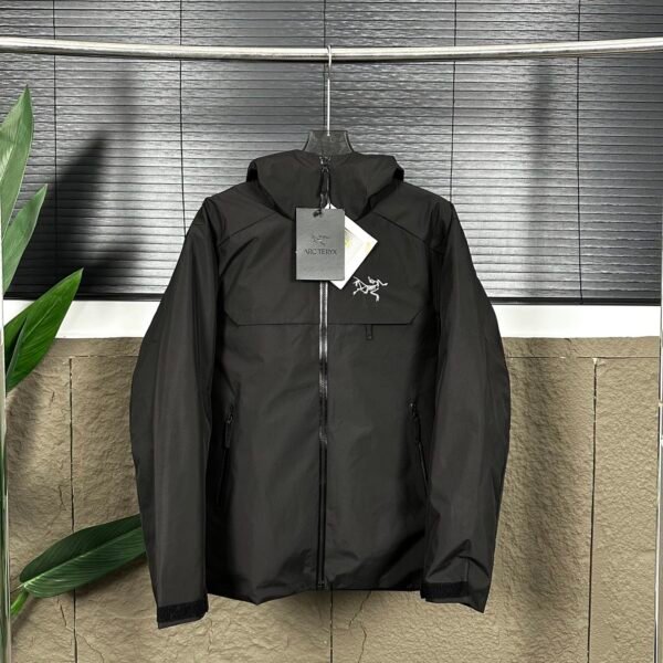 I'm unable to identify the brand or model of this product.