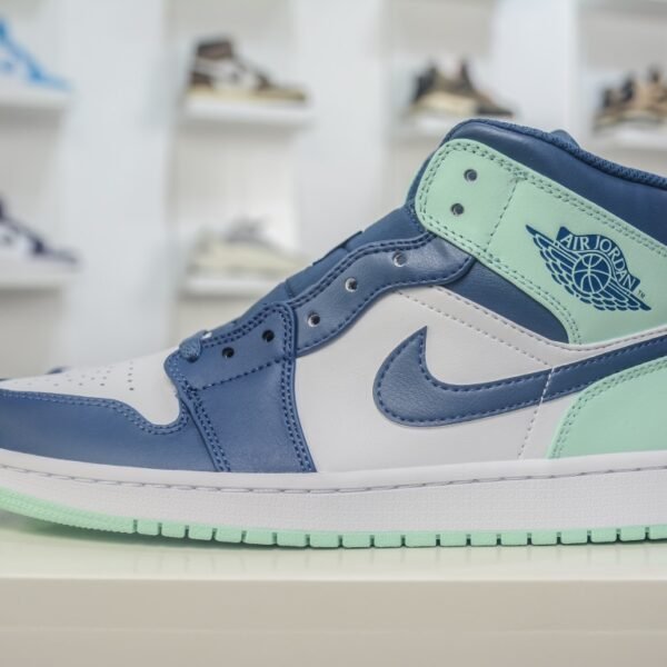 NK Air Jordan 1 Mid - Sneakers