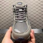 NB 2002R – Sneakers