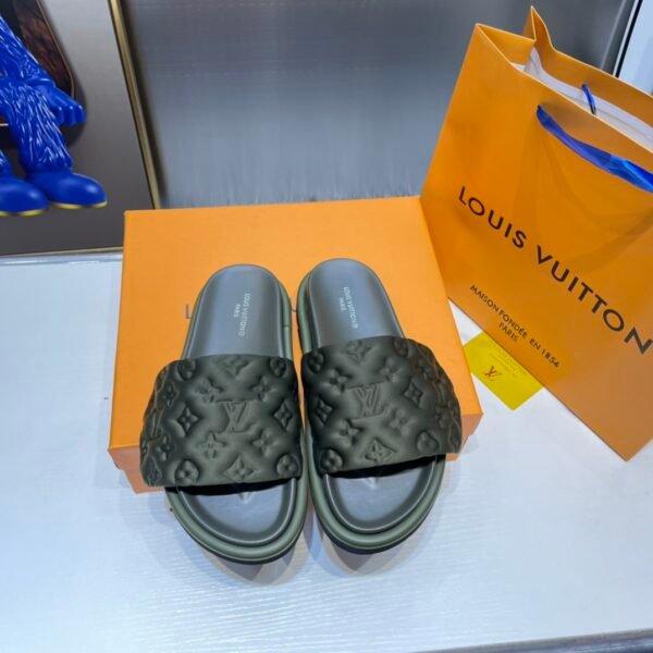 LV Waterfront - Slides