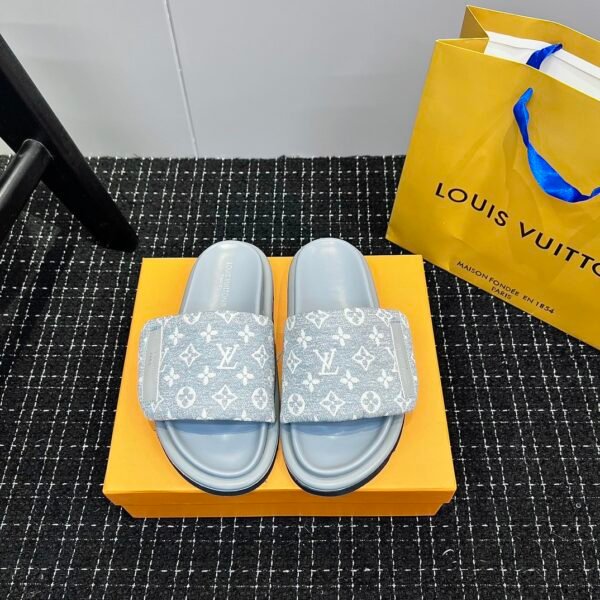 LV Waterfront - Slides