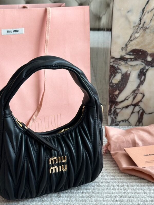 MIU Wander Matelassé Black Leather – Sac