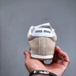 MIU Sneakers Beige Suede – Sneakers