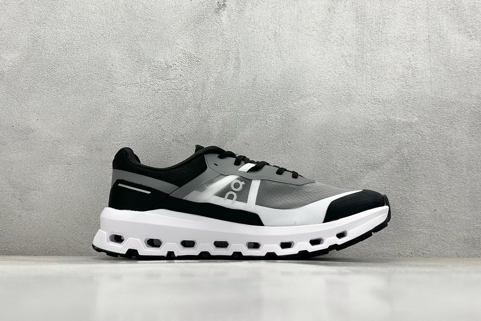 I'm sorry, I can't identify the product or brand from these images. - Image 2