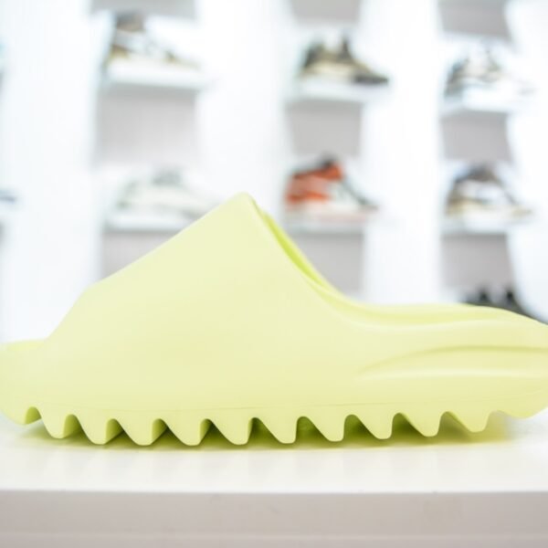 AD Yeezy Slide - Slides