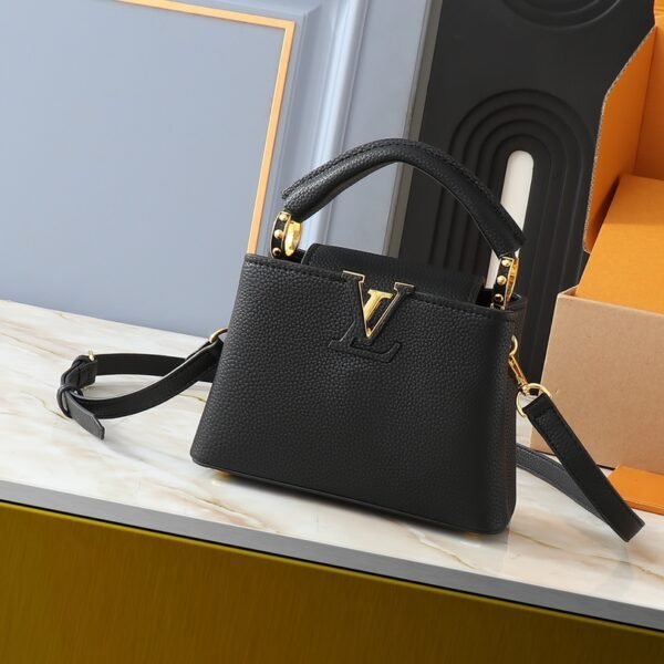 LV Capucines BB Black Leather - Bag
