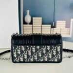 CD 30 Montaigne – Bag
