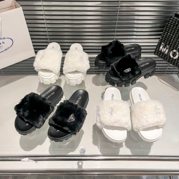 PR Faux Fur Slides - Slides