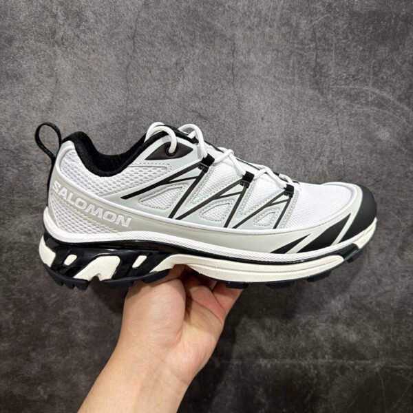 I'm unable to identify the brand from the provided list.